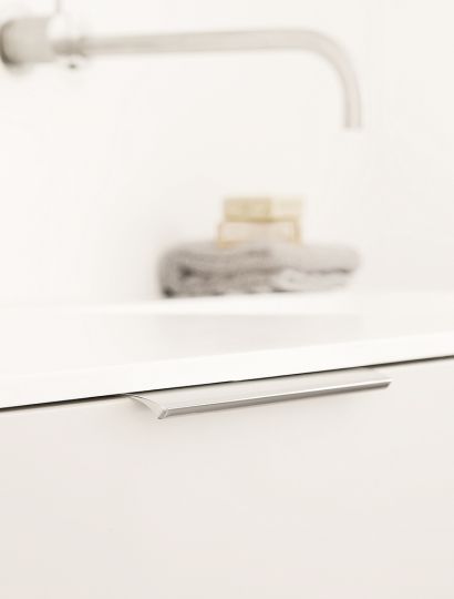 Edge Straight - Ferro Integrated Grip Profile Handle | Aspin Collins