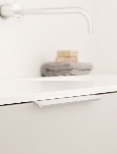 Edge Straight - Ferro Integrated Grip Profile Handle | Aspin Collins