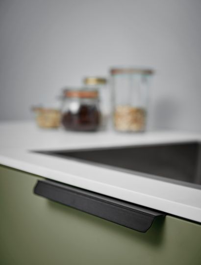 Accent Brushed Matt Black Handle | Edge Profile Pull | Aspin Collins