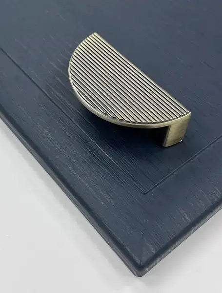 Lined/Smooth Crescent Pull Handle | Oxfordshire | Luxury | Aspin Collins