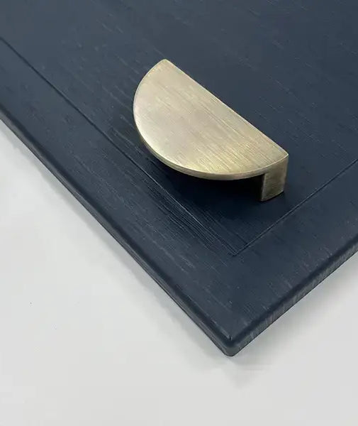 Lined/Smooth Crescent Pull Handle | Oxfordshire | Luxury | Aspin Collins