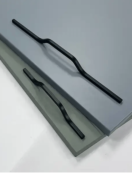 Kestrel Slim Square Bar Handle | Black | Aspin Collins