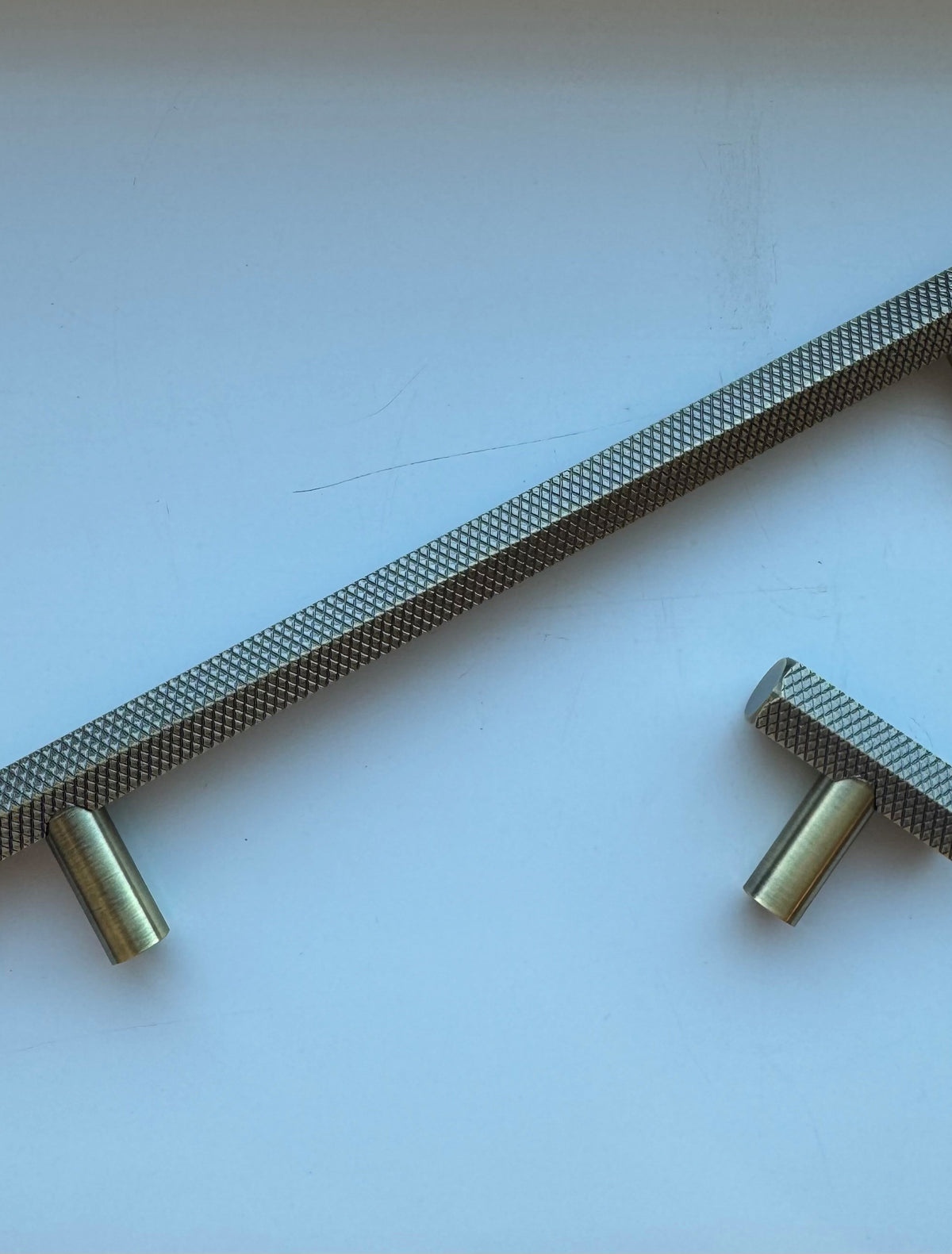 Knurled Handle & Matching Knob – Akaza | Textured & Stylish Design | Aspin Collins