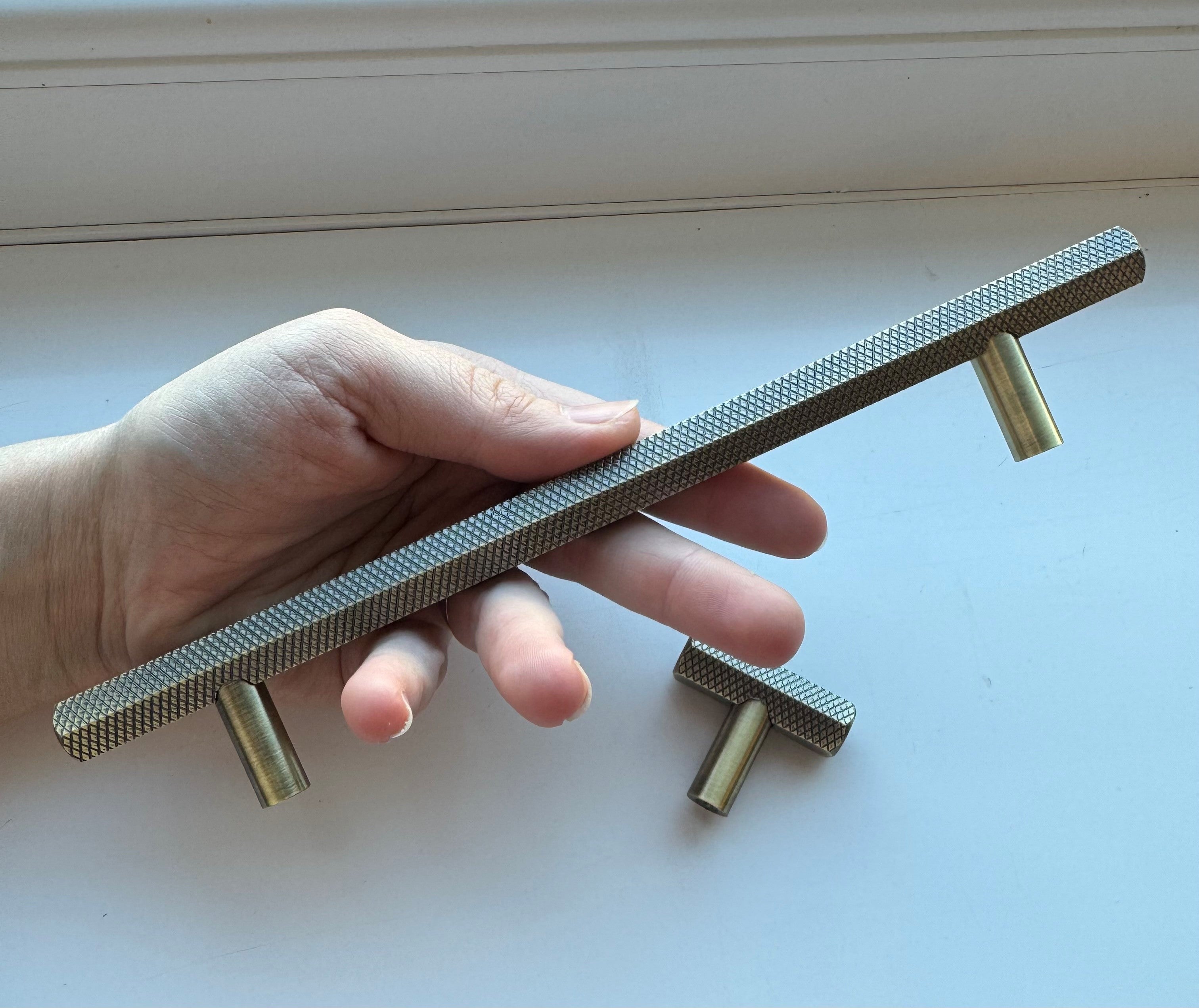 Knurled Handle & Matching Knob – Akaza | Textured & Stylish Design | Aspin Collins