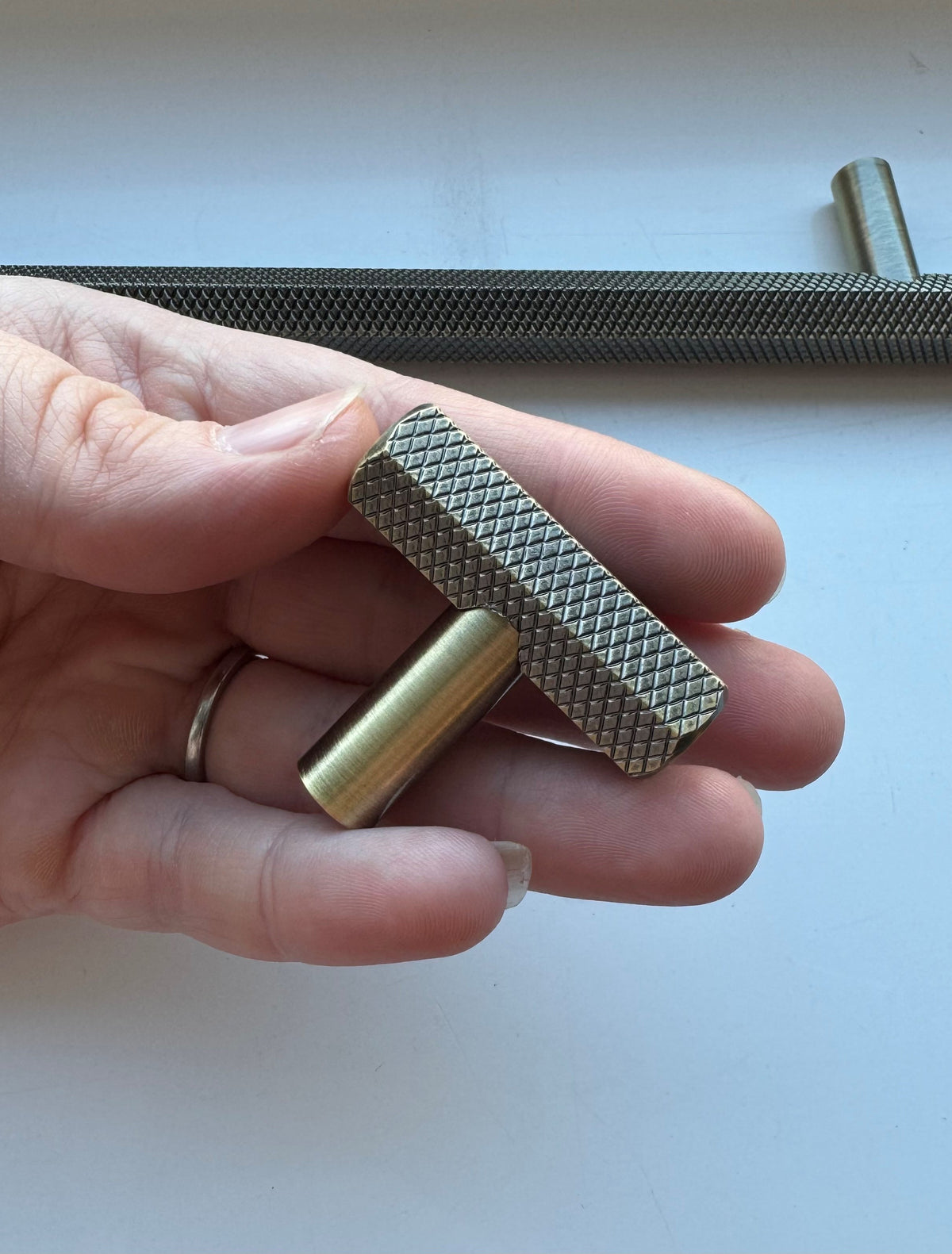 Knurled Handle & Matching Knob – Akaza | Textured & Stylish Design | Aspin Collins