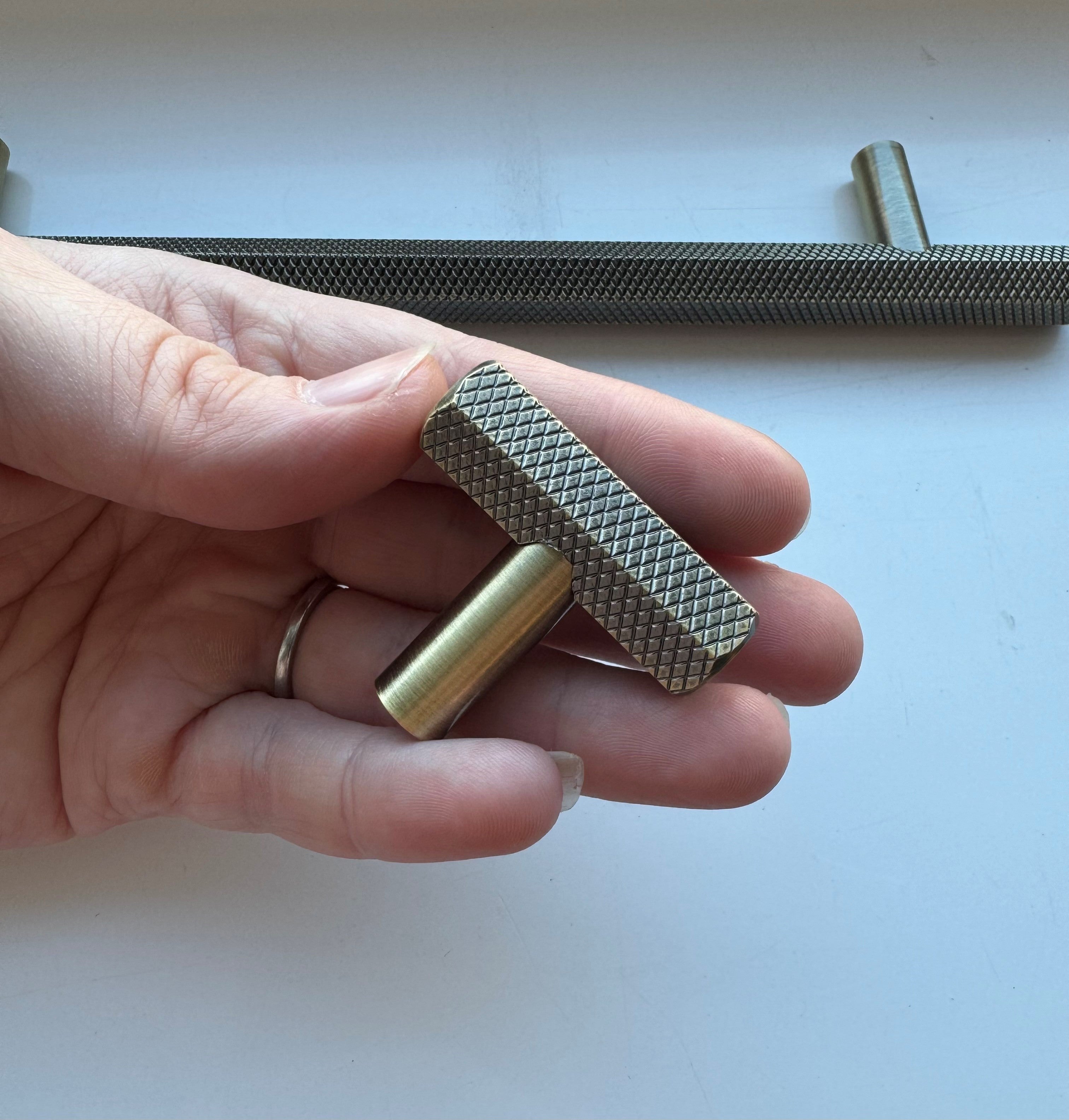 Knurled Handle & Matching Knob – Akaza | Textured & Stylish Design | Aspin Collins