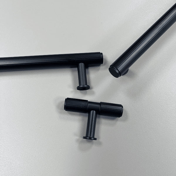Alexandra Bar Handle Black | Close up | Aspin Collins