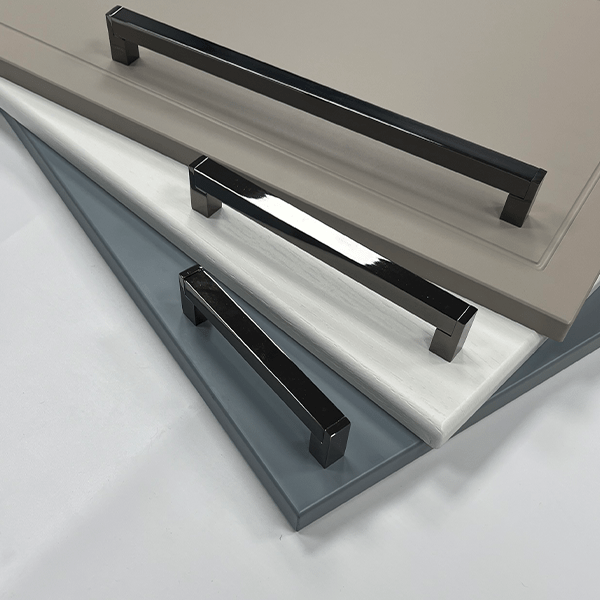 Kitchen Bar Pull Handle – Stratos | Black | Aspin Collins