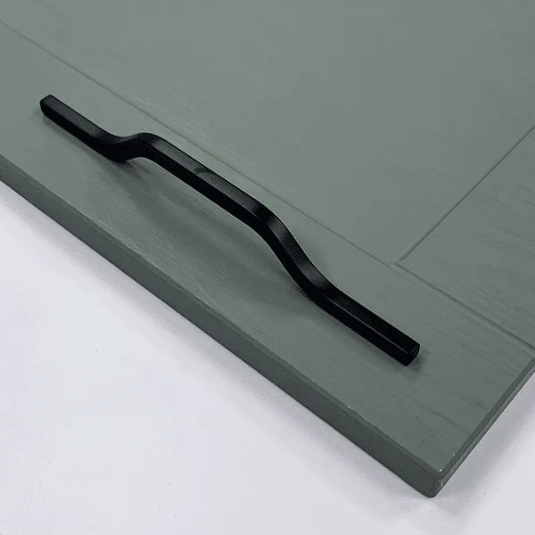 Kestrel Slim Square Bar Handle | Black | Aspin Collins