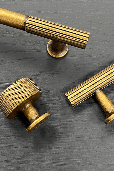 Chester Antique Brass Handle & Knob | Classic Cabinet Fitting | Aspin Collins