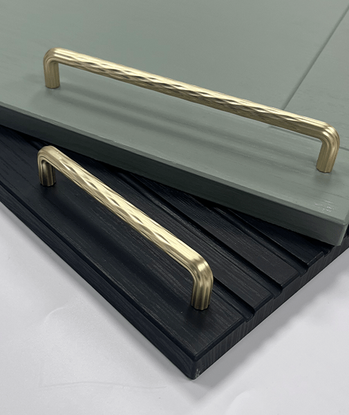 Runswick Fluted Bar Handle – Brushed Brass/Nickel | Aspin Collins