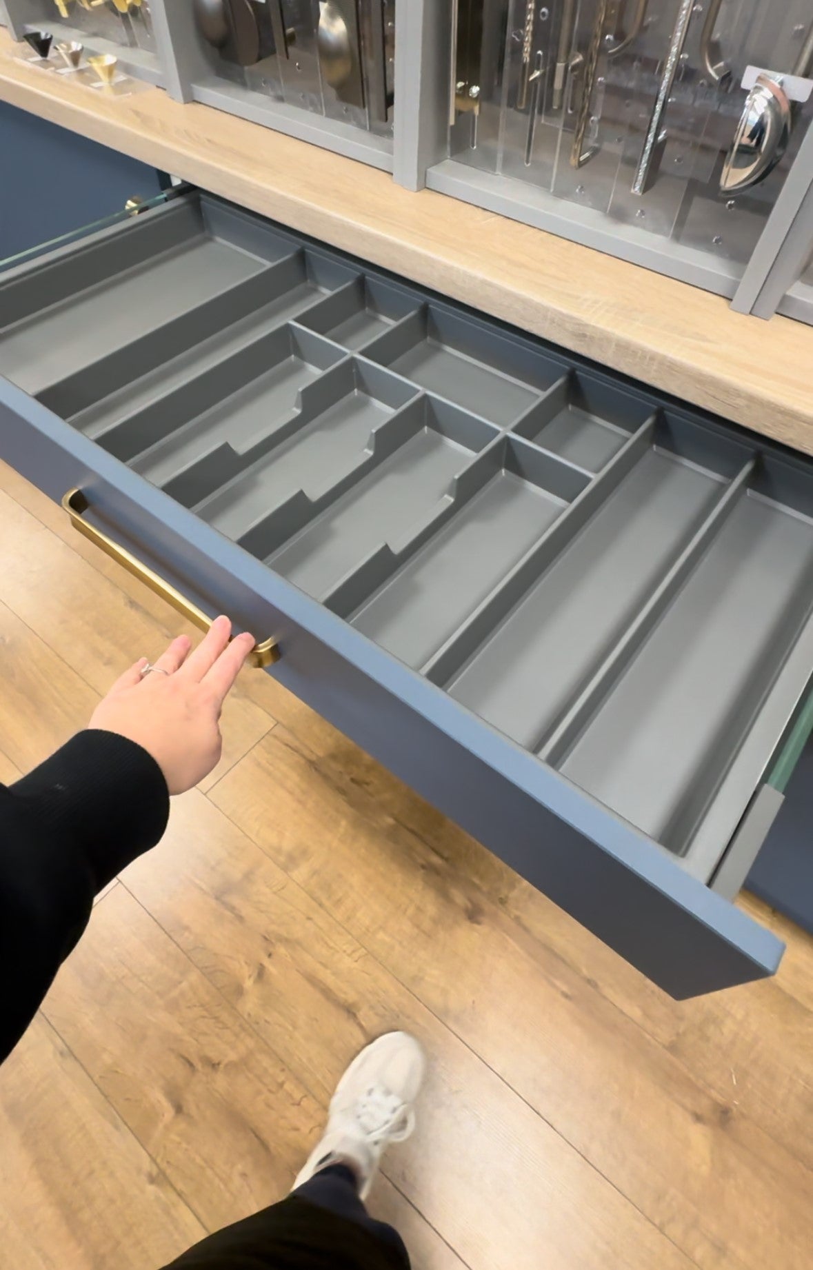 Integrated Cutlery Tray