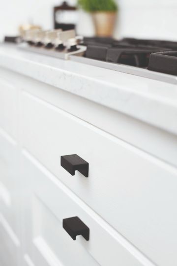 Station - Finger Pull Grip Handle & Knob | Brass, Black, Inox | Aspin Collins