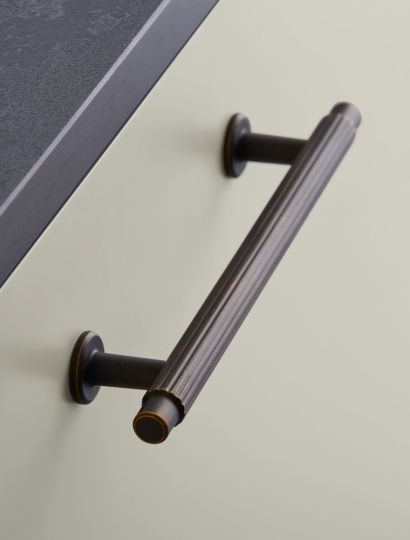 Villa - Fluted Column Handle, Round and T-Knob | Aspin Collins