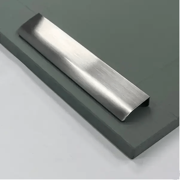 Marchwood Lip Edge Pull Handle | Brushed Nickel & Brushed Black | Aspin Collins