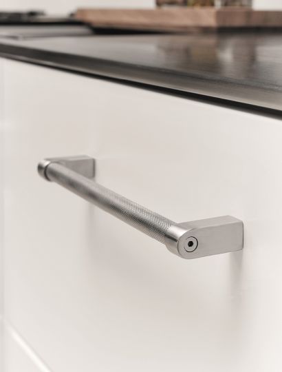 egular 2 - Industrial Knurled Bar Handle | Matt Black or Silk Polished | Aspin Collins
