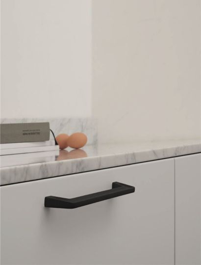 Pagoda Handle - Matt Black | Furnipart Design | Aspin Collins
