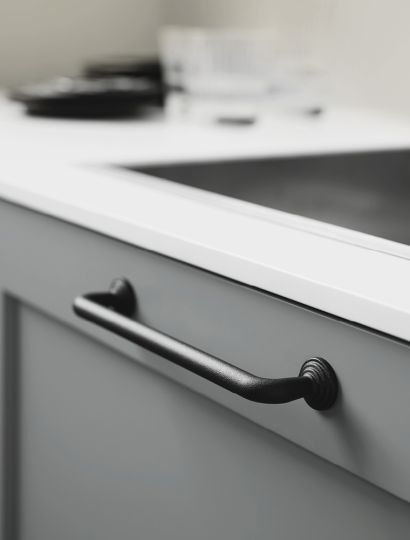 Motion Handle - Matt Black | Easy Clean Design | Aspin Collins