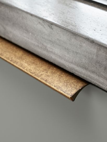 Edge Straight - Ferro Integrated Grip Profile Handle | Aspin Collins