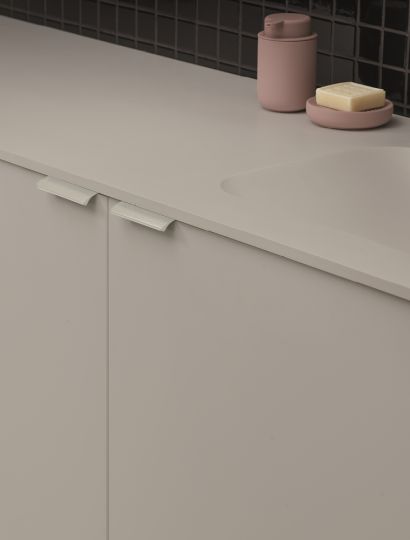 Edge Straight - Ferro Integrated Grip Profile Handle | Aspin Collins