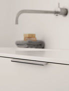 Edge Straight - Ferro Integrated Grip Profile Handle | Aspin Collins