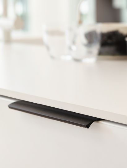 Edge Straight - Ferro Integrated Grip Profile Handle | Aspin Collins