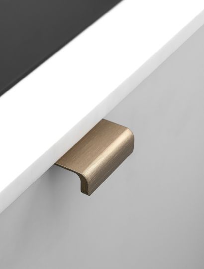 Artisan - Slim Edge Lip Pull | Brushed Brass, Brushed Matt Black or Inox Look | Aspin Collins