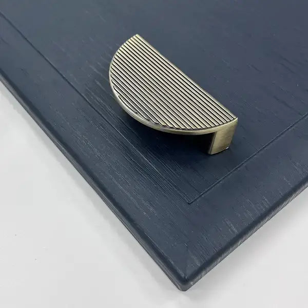 Lined/Smooth Crescent Pull Handle | Oxfordshire | Luxury | Aspin Collins