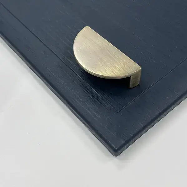 Lined/Smooth Crescent Pull Handle | Oxfordshire | Luxury | Aspin Collins