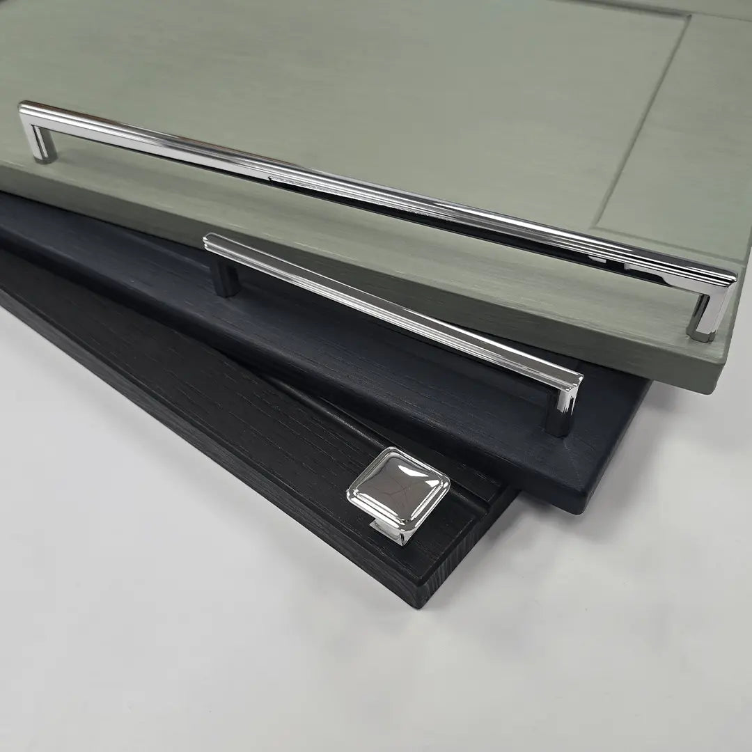 Thornbury Slim D-Handle with Matching Knob | Chrome | Aspin Collins