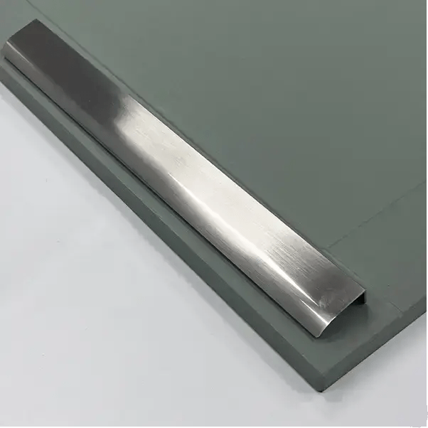 Marchwood Lip Edge Pull Handle | Brushed Nickel & Brushed Black | Aspin Collins