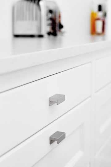 Station - Finger Pull Grip Handle & Knob | Brass, Black, Inox | Aspin Collins