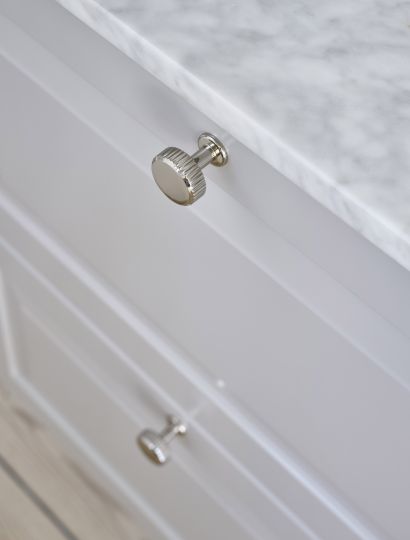 Villa - Fluted Column Handle, Round and T-Knob | Aspin Collins