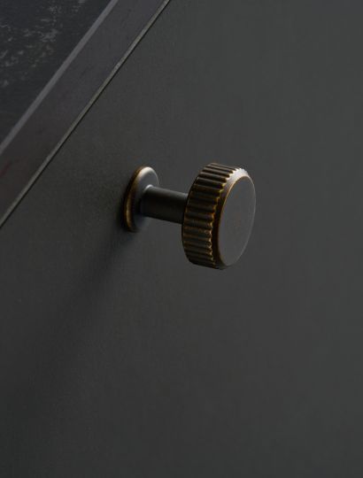 Villa - Fluted Column Handle, Round and T-Knob | Aspin Collins